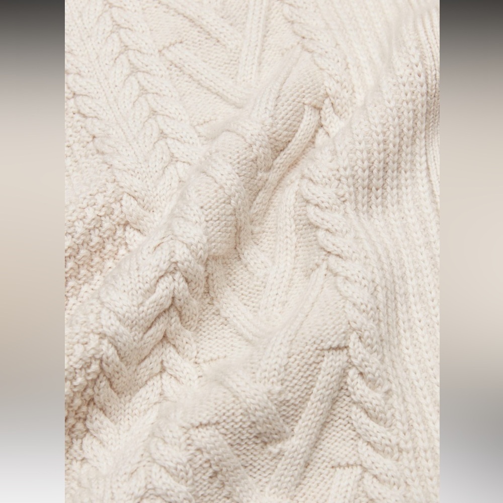 Aritizia Babaton
Emporia Marino Wool Cardigan - Picture 13 of 13
